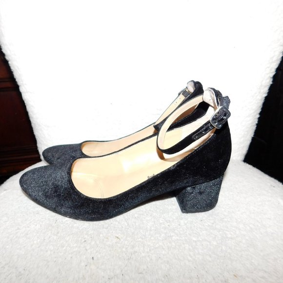 Black Ankle-Strap Velvet Block Heels - Picture 3 of 4